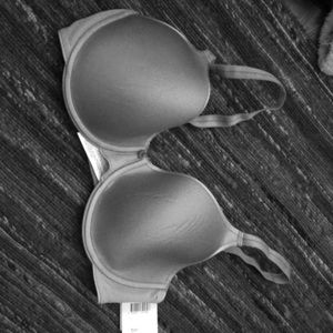 Chantelle NWT nude tshirt bra